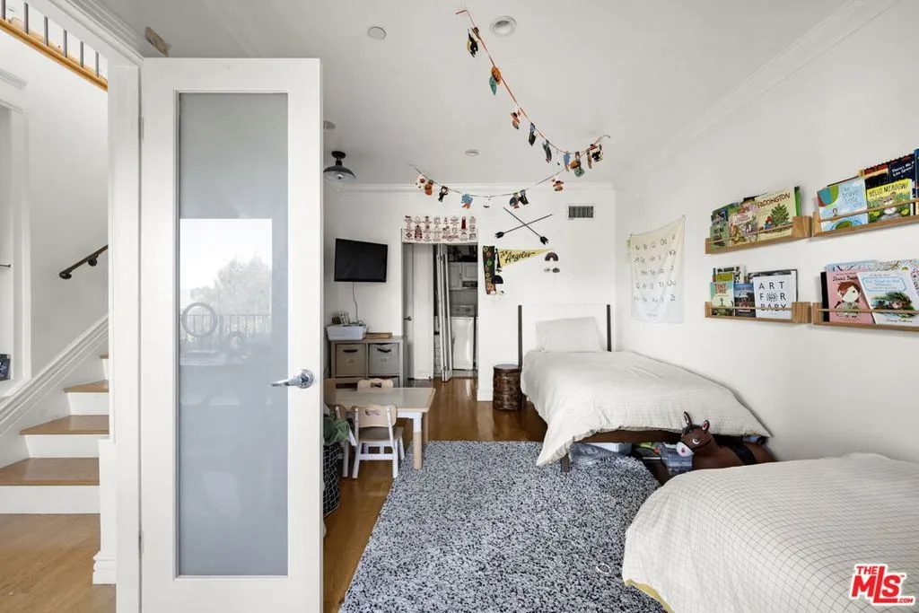 3411 Tareco Drive, Los Angeles, California 90068 home-pic-20